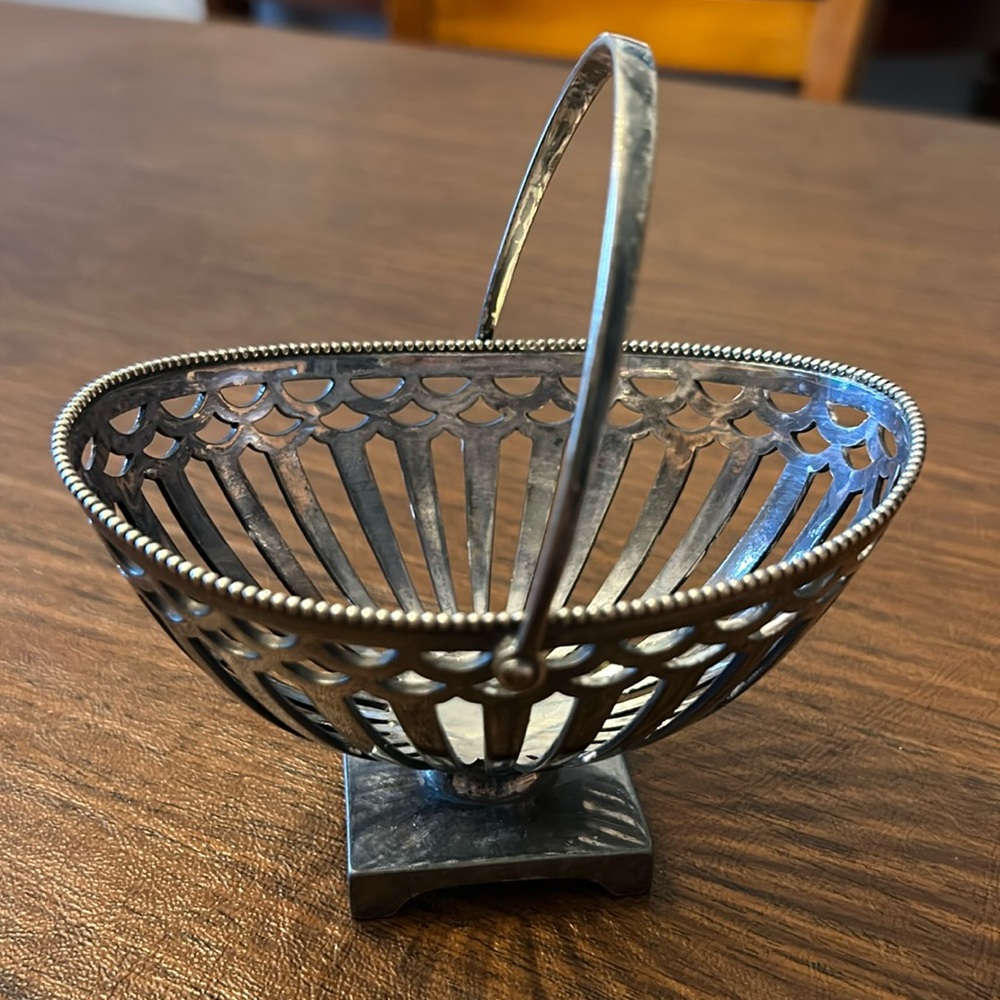 Vintage silver candy dish Pairpoint Mfg New Bedford, Mass. quadruple plate